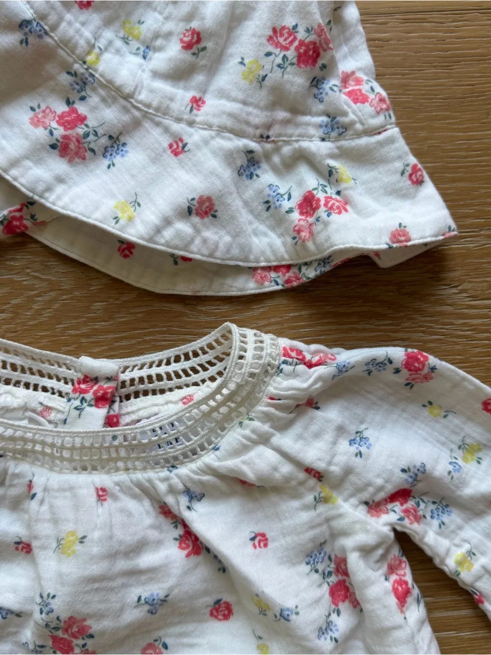 Baby GaP Floral 3-Piece Set with Sun Hat - White & Pink